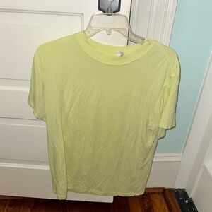Lululemon yellow tee size 6